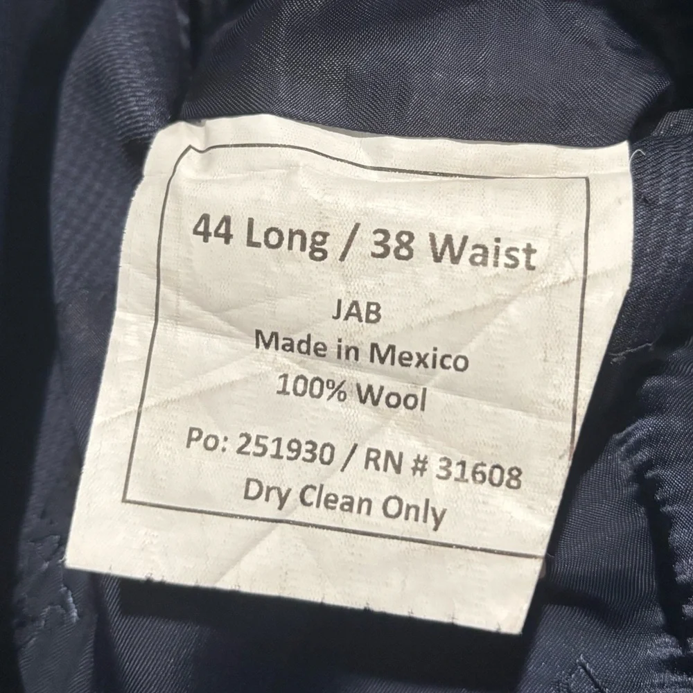Jos. A Bank Men’s Navy Tailored Fit Blazer Sports Coat Jacket-size 44L - Picture 4 of 7